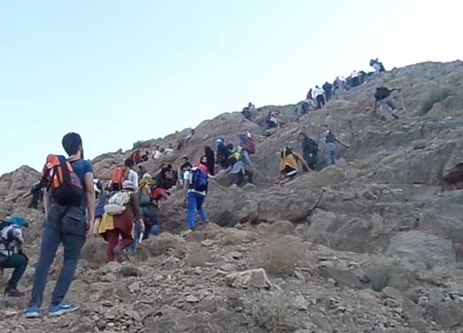 صعود کوهنوردان استان به ارتفاعات قله سفید ریحانشهر