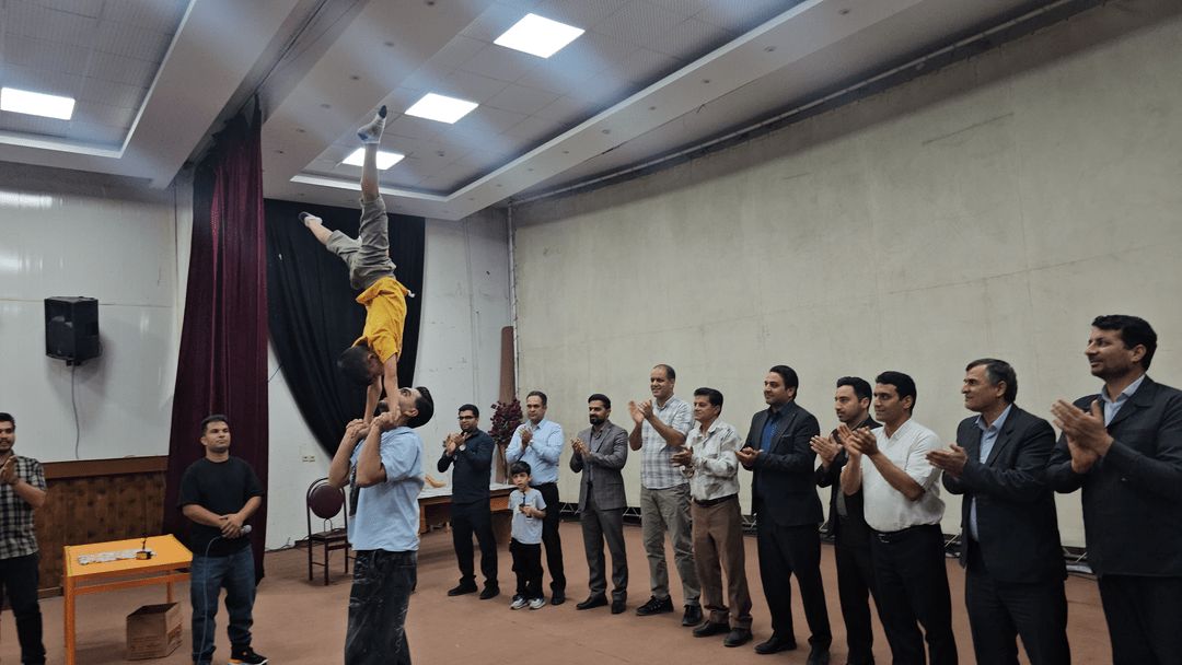 تجلیل از قهرمانان باشگاه ژیمناستیک «وطن» زرند؛ تأکید بر توسعه زیرساختهای ورزشی تجلیل از قهرمانان باشگاه ژیمناستیک «وطن» زرند؛ تأکید بر توسعه زیرساختهای ورزشی