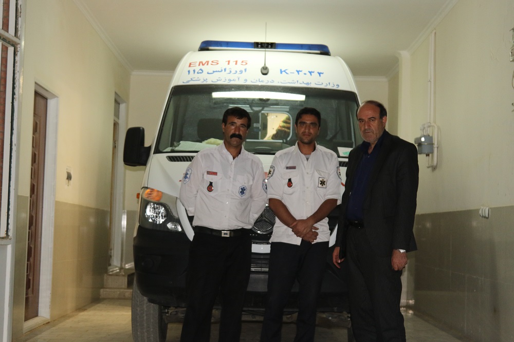 کمک رسانی درمانی به مناطق صعب العبور زرند با آمبولانس آفرود