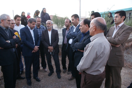 بازدید رئیس مجمع نمایندگان ومدیرکل جهاد کشاورزی از مزرعه زیتون