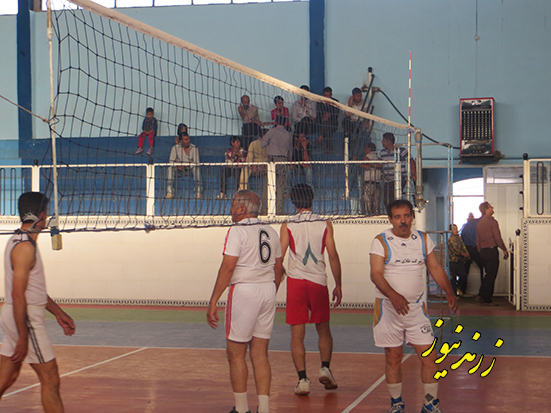 افتتاحیه مسابقات والیبال جام زنده یاد حاج مختار محمدی در زرند